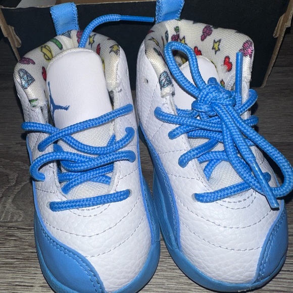 Barely worn Jordan 12s - Picture 2 of 4